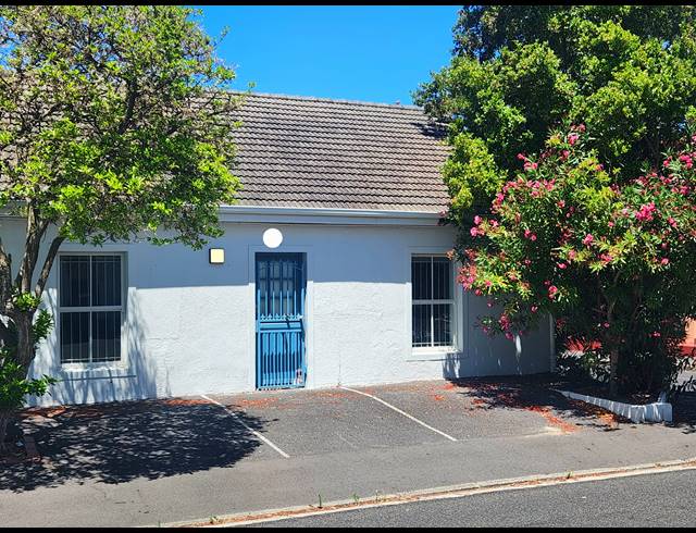 74M² OFFICE TO LET IN KENILWORTH